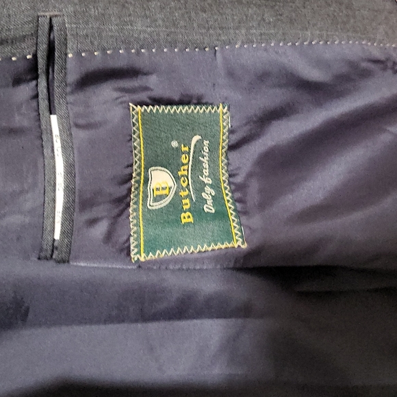 Suits - Picture 2 of 2